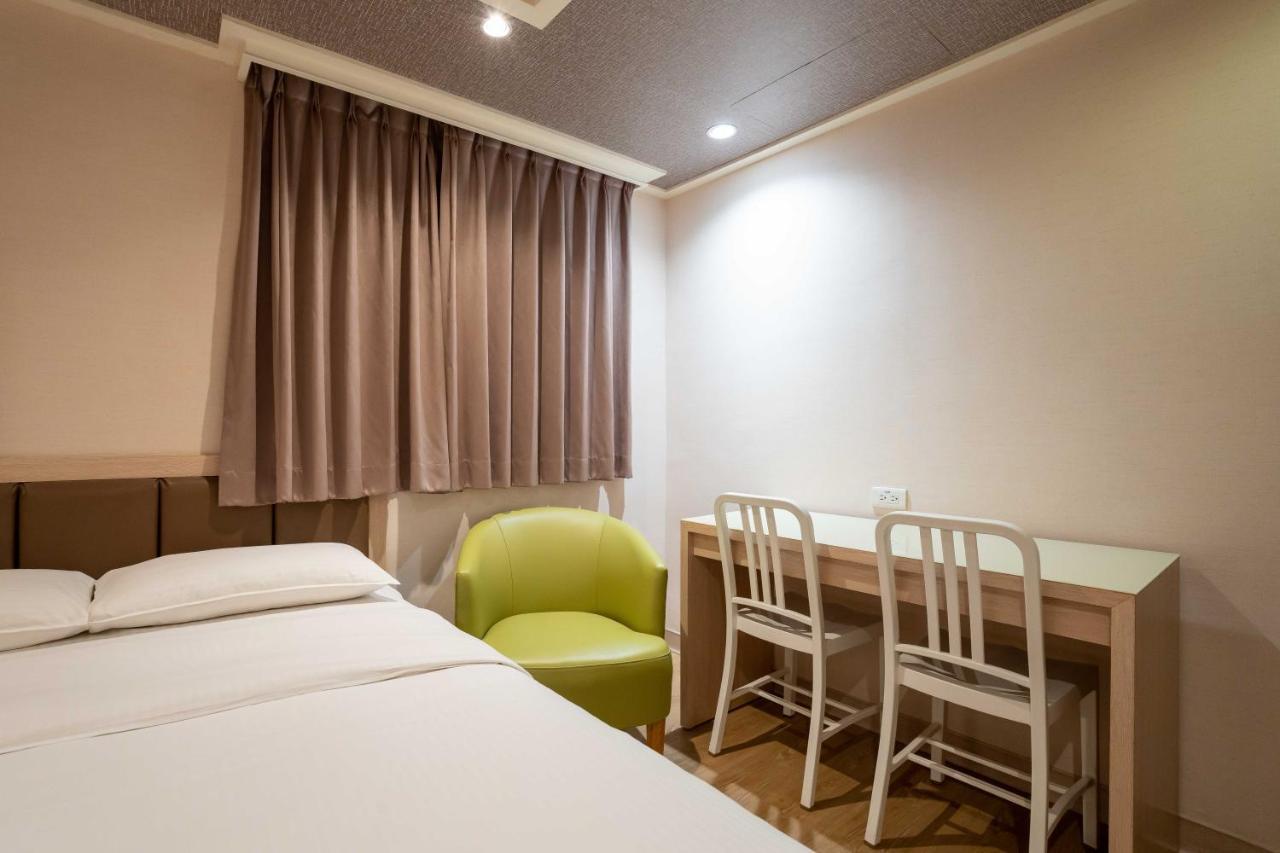 ザ ヤング ホテル 竹北市 エクステリア 写真