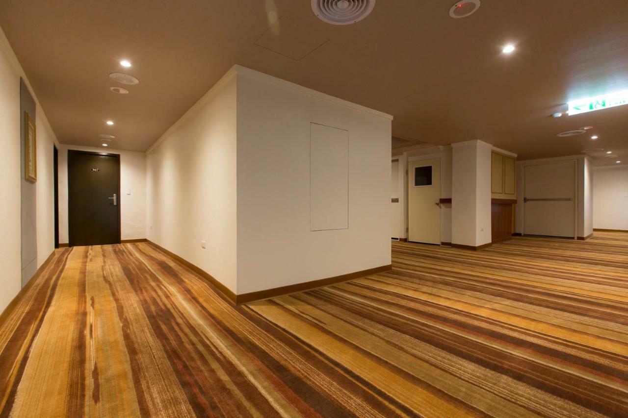 ザ ヤング ホテル 竹北市 エクステリア 写真