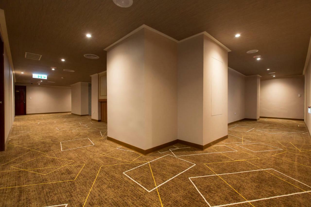 ザ ヤング ホテル 竹北市 エクステリア 写真